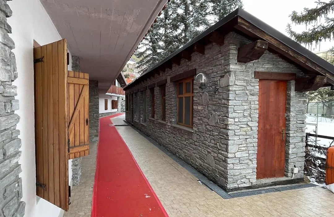 Hotel Chalet Du Soleil-1